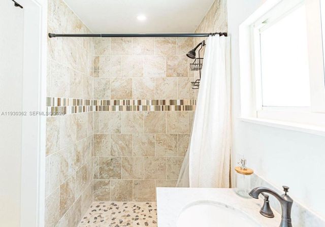 75433 Overseas Hwy, Islamorada, FL 33036