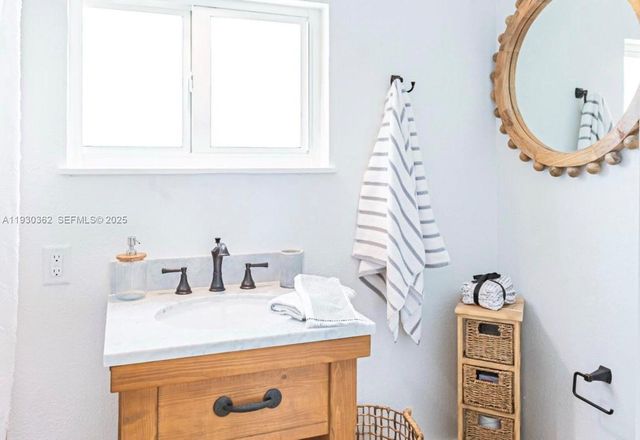 75433 Overseas Hwy, Islamorada, FL 33036