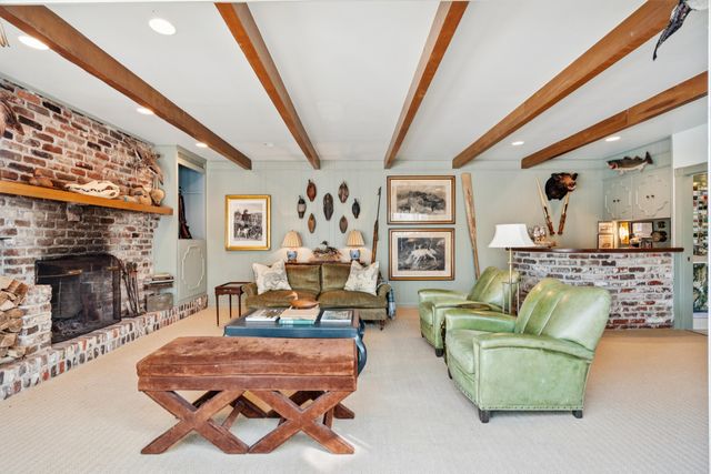 352 Confederate Circle, Charleston, SC 29407