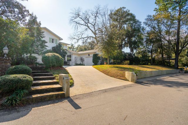 352 Confederate Circle, Charleston, SC 29407