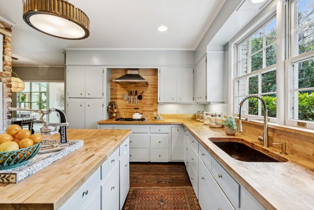 352 Confederate Circle, Charleston, SC 29407