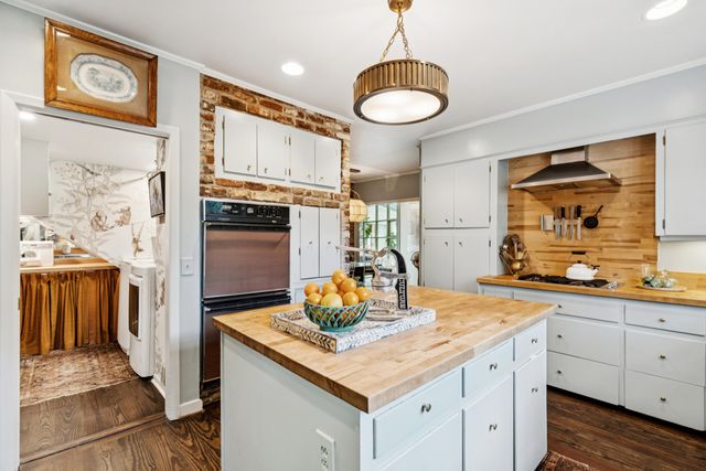 352 Confederate Circle, Charleston, SC 29407