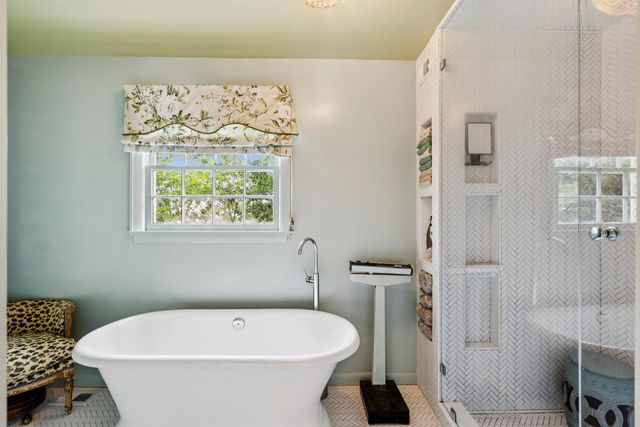 352 Confederate Circle, Charleston, SC 29407