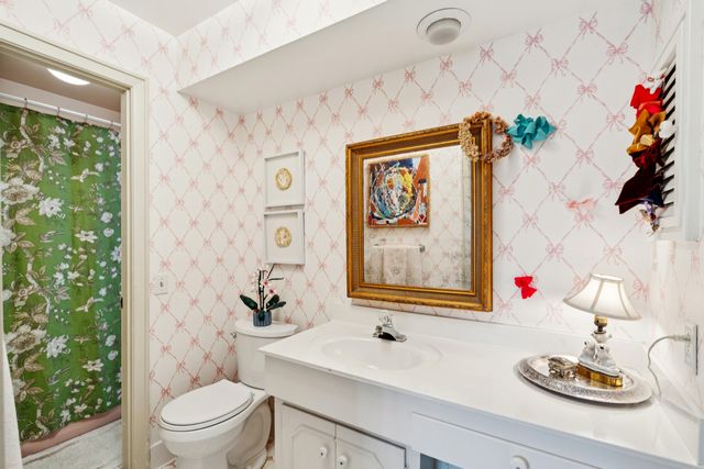 352 Confederate Circle, Charleston, SC 29407