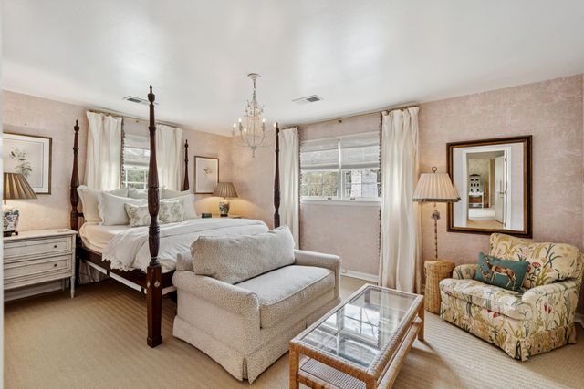 352 Confederate Circle, Charleston, SC 29407