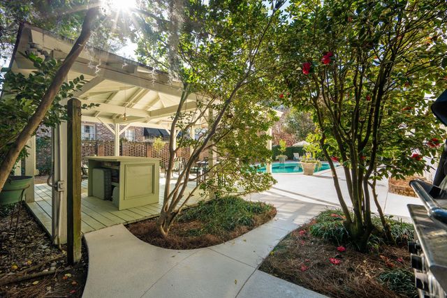 352 Confederate Circle, Charleston, SC 29407