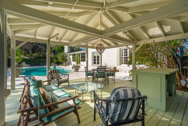 352 Confederate Circle, Charleston, SC 29407