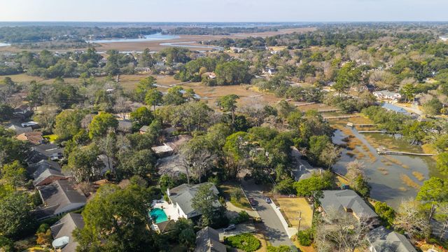 352 Confederate Circle, Charleston, SC 29407
