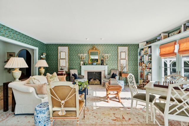 352 Confederate Circle, Charleston, SC 29407