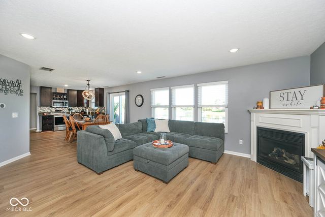 6922 W Briarwood Boulevard, New Palestine, IN 46163