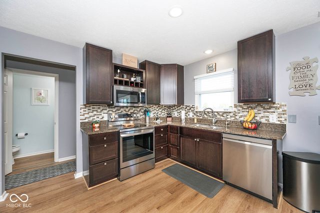 6922 W Briarwood Boulevard, New Palestine, IN 46163