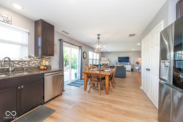 6922 W Briarwood Boulevard, New Palestine, IN 46163