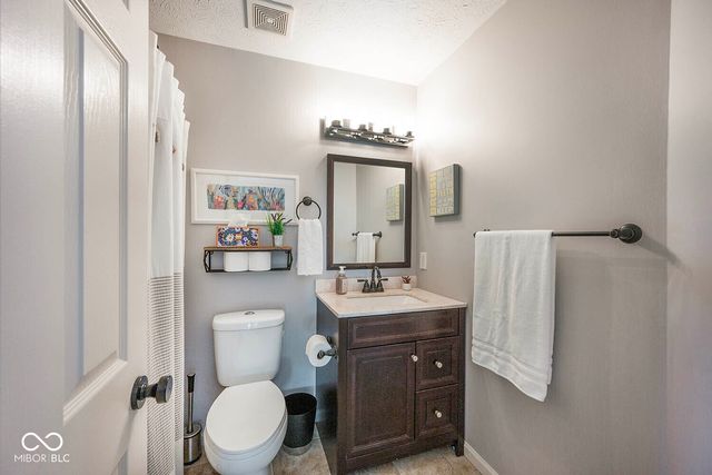 6922 W Briarwood Boulevard, New Palestine, IN 46163