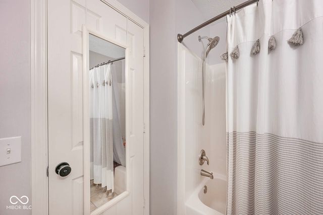 6922 W Briarwood Boulevard, New Palestine, IN 46163