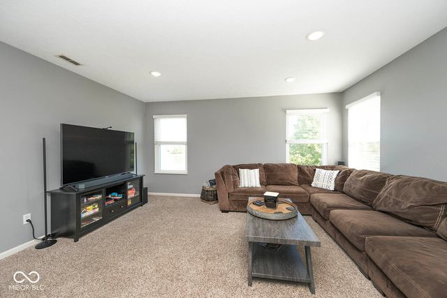 6922 W Briarwood Boulevard, New Palestine, IN 46163