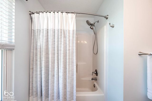 6922 W Briarwood Boulevard, New Palestine, IN 46163