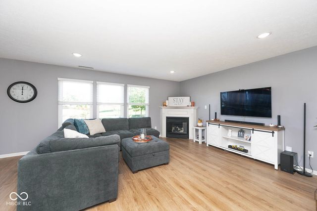 6922 W Briarwood Boulevard, New Palestine, IN 46163