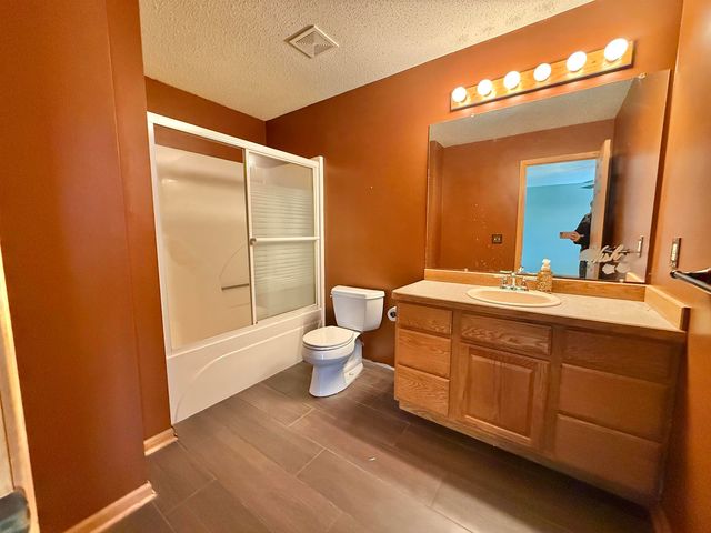 2821 Churchhill Lane, Saginaw, MI 48603