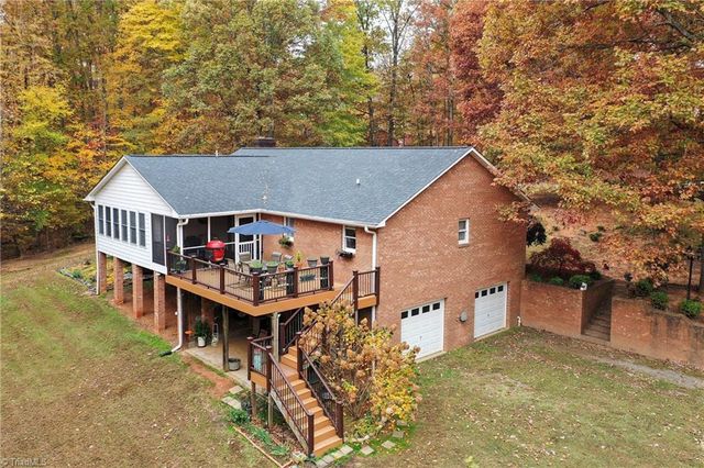 176 Forest Meadow Lane, Clemmons, NC 27012