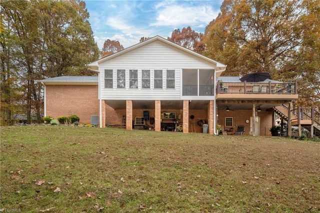 176 Forest Meadow Lane, Clemmons, NC 27012