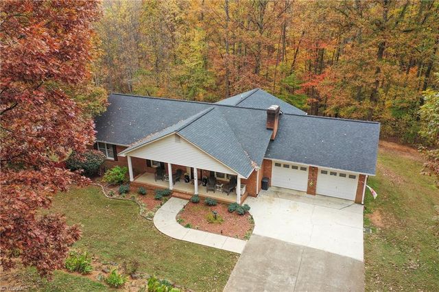 176 Forest Meadow Lane, Clemmons, NC 27012