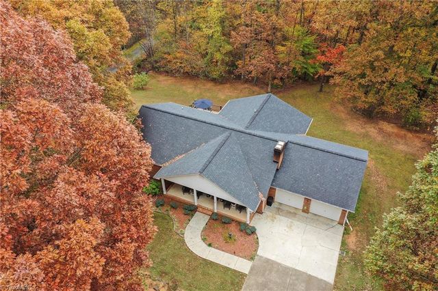 176 Forest Meadow Lane, Clemmons, NC 27012