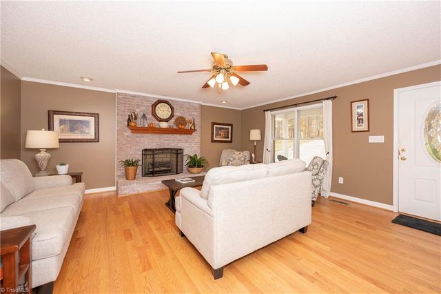 176 Forest Meadow Lane, Clemmons, NC 27012