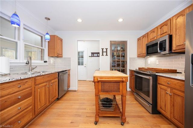 176 Forest Meadow Lane, Clemmons, NC 27012