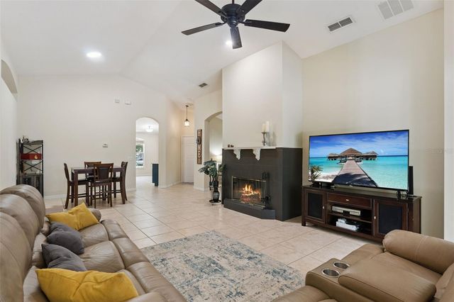 2535 E LAKE DRIVE, Deland, FL 32724