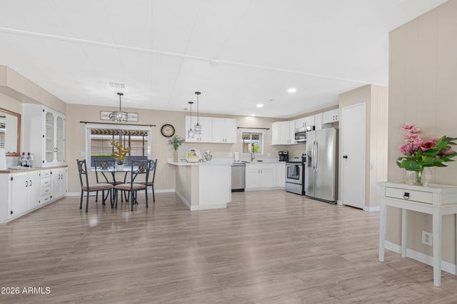 25408 S MONTANA Avenue, Sun Lakes, AZ 85248