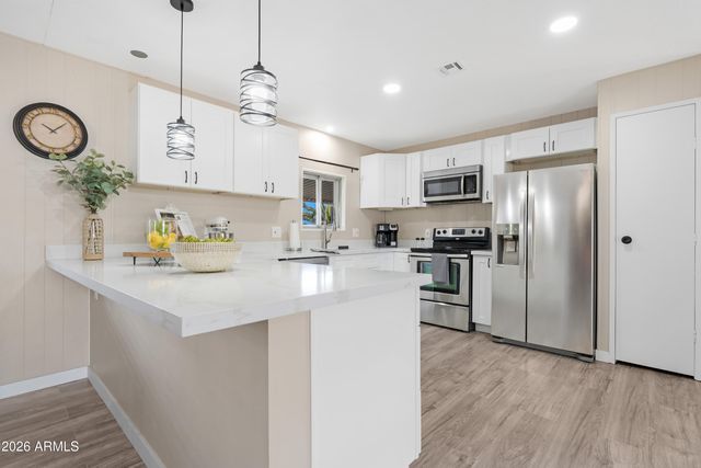 25408 S MONTANA Avenue, Sun Lakes, AZ 85248
