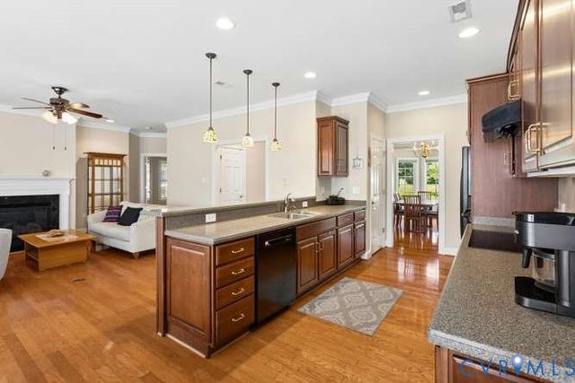 5048 Park Commons Loop, Glen Allen, VA 23059