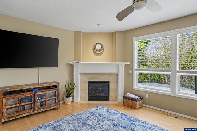 5911 SW Banyon Cir, Corvallis, OR 97333