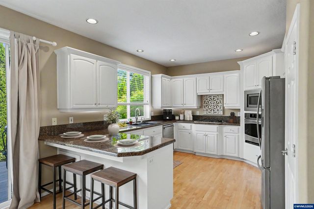 5911 SW Banyon Cir, Corvallis, OR 97333