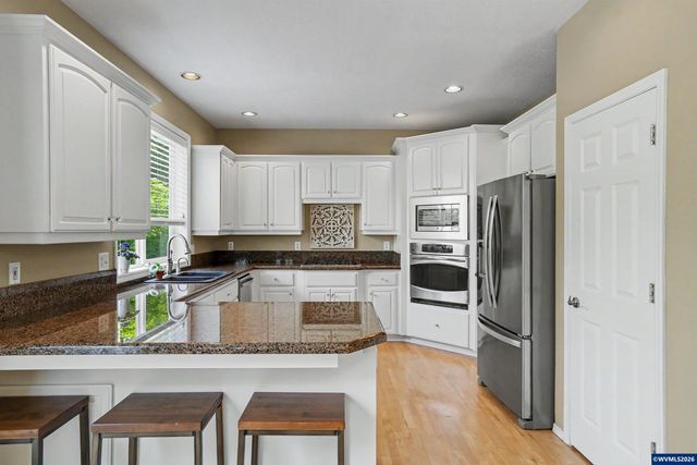 5911 SW Banyon Cir, Corvallis, OR 97333