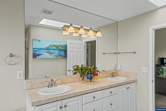 5911 SW Banyon Cir, Corvallis, OR 97333