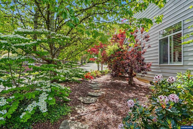 5911 SW Banyon Cir, Corvallis, OR 97333
