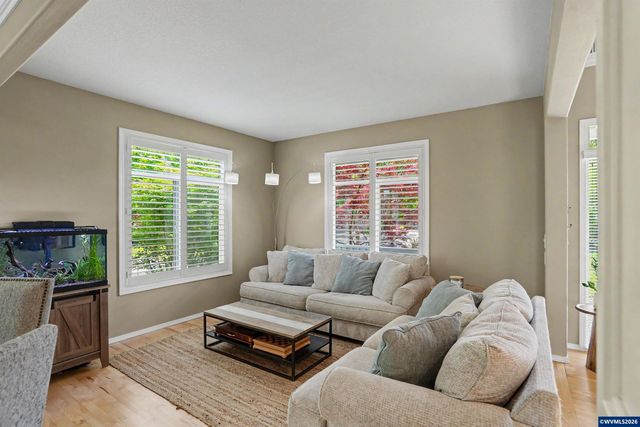 5911 SW Banyon Cir, Corvallis, OR 97333
