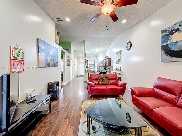 6722 NW 192nd Lane, Hialeah, FL 33015