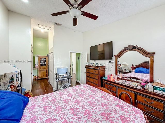 6722 NW 192nd Lane, Hialeah, FL 33015