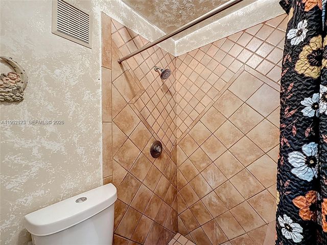 6722 NW 192nd Lane, Hialeah, FL 33015