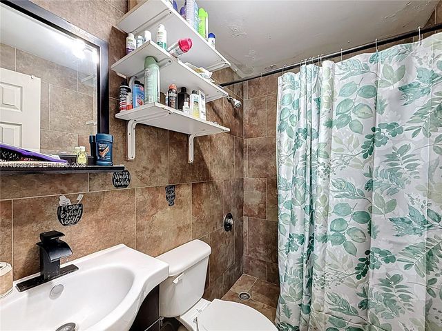 6722 NW 192nd Lane, Hialeah, FL 33015