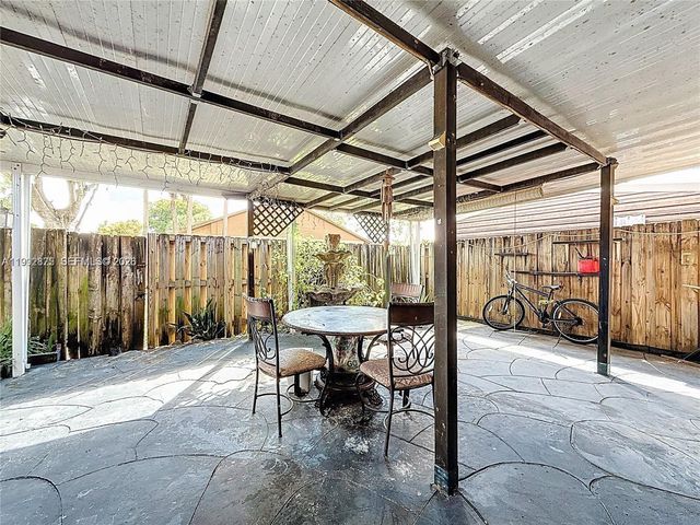 6722 NW 192nd Lane, Hialeah, FL 33015