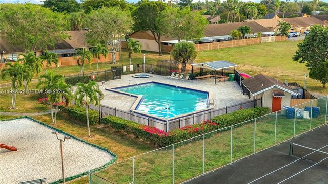 6722 NW 192nd Lane, Hialeah, FL 33015