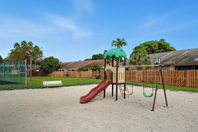 6722 NW 192nd Lane, Hialeah, FL 33015