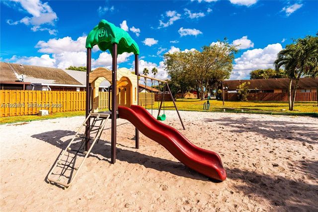 6722 NW 192nd Lane, Hialeah, FL 33015