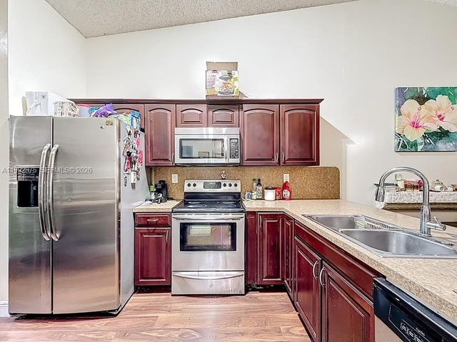 6722 NW 192nd Lane, Hialeah, FL 33015