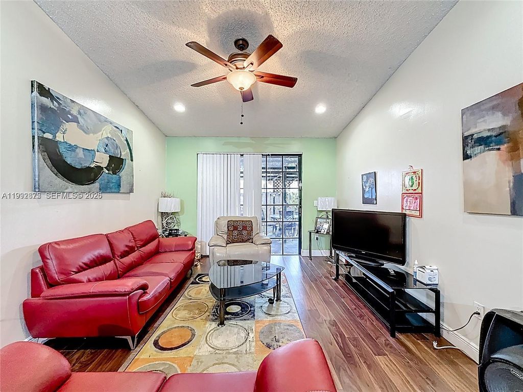 6722 NW 192nd Lane, Hialeah, FL 33015