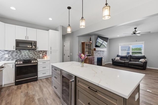 3810 Tanglewood Place, Janesville, WI 53546