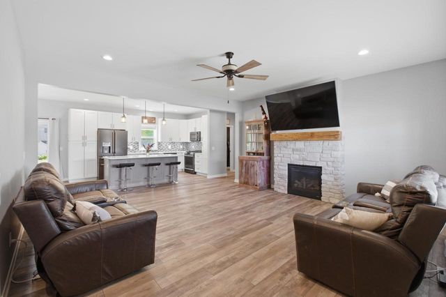 3810 Tanglewood Place, Janesville, WI 53546